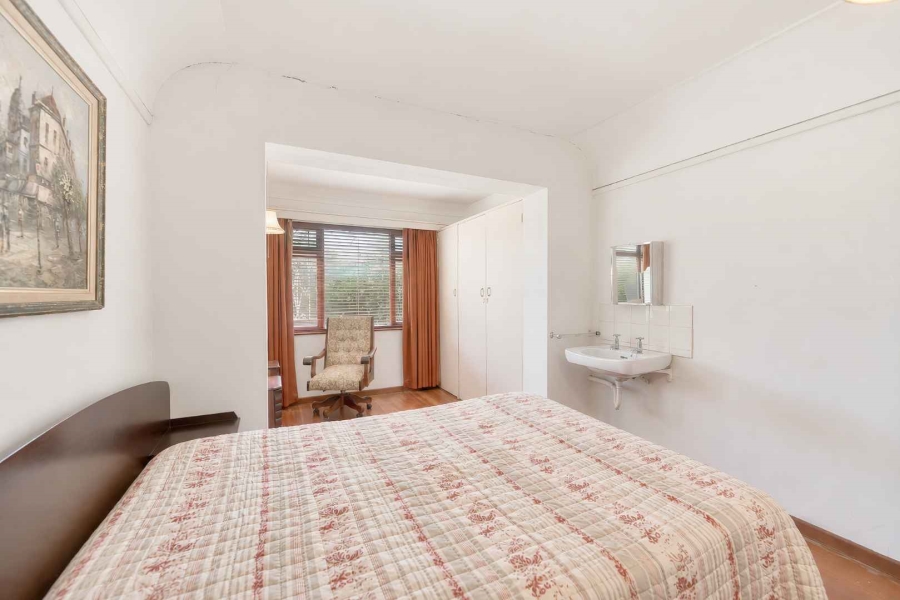 4 Bedroom Property for Sale in Westcliff Western Cape
